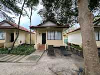 “Camar Resort Langkawi: Tranquil Beachfront Escape with 77 m Pool & Warm Hearts”