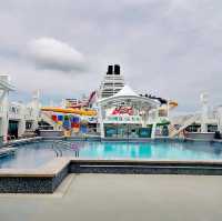 Ocean's Embrace: A Seafood Lover's Cruise Dream