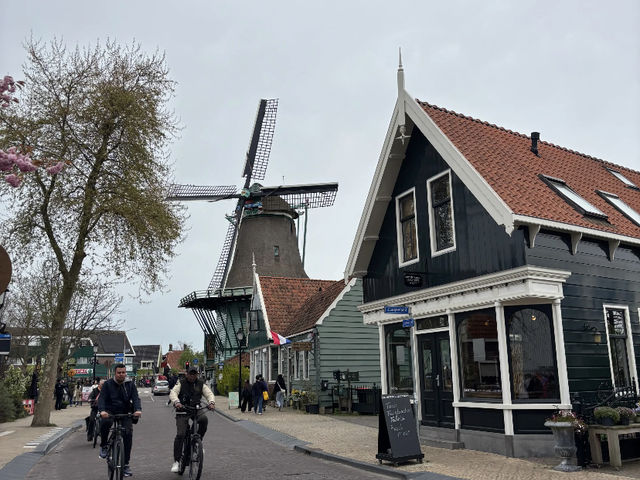 My Easter Holiday Trip to Zaanse Schans Windmill Village, Netherlands! 🇳🇱🌷
