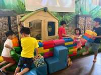 สระว่ายน้ำอลังการ kidzone ของเล่นเยอะมาก