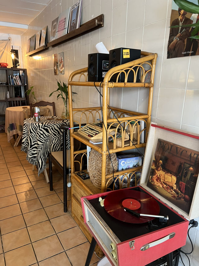 Howl Coffee House