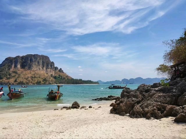 Secret Cove Vibes at Pai Plong Beach 