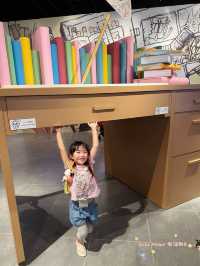 #互動展覽  👧🏻小朋友瞬間變成迷小小人，一齊進入香港漫畫場景！