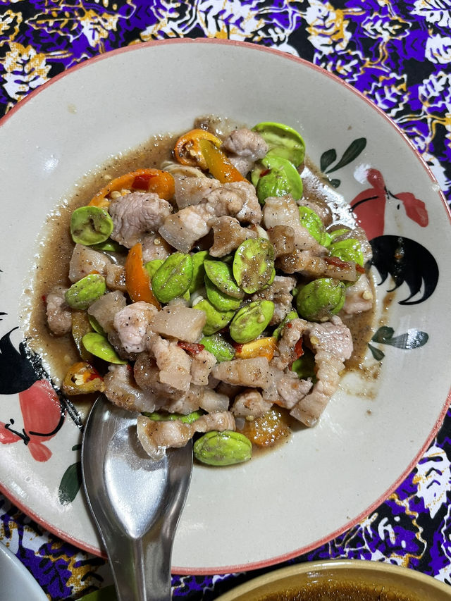 ร้านอาหารพื้นบ้านจังหวัดภูเก็ต น้ำย้อย 🍴