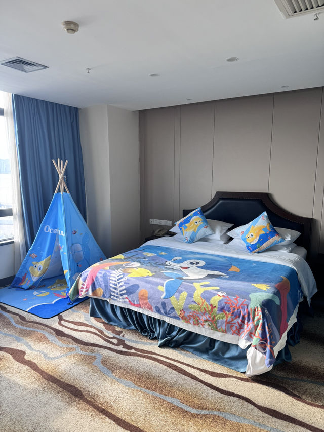 🌊 海洋夢幻之旅！入住廈門維也納國際酒店親子三人房 🏖️