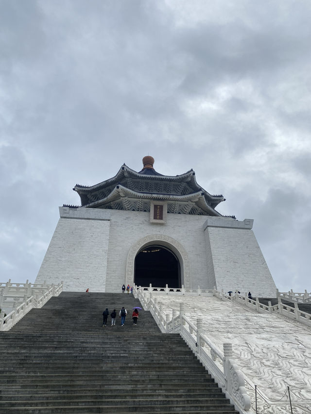Chiang Kai-shek Memorial Hall กับชานมเจ้าแรก🧋