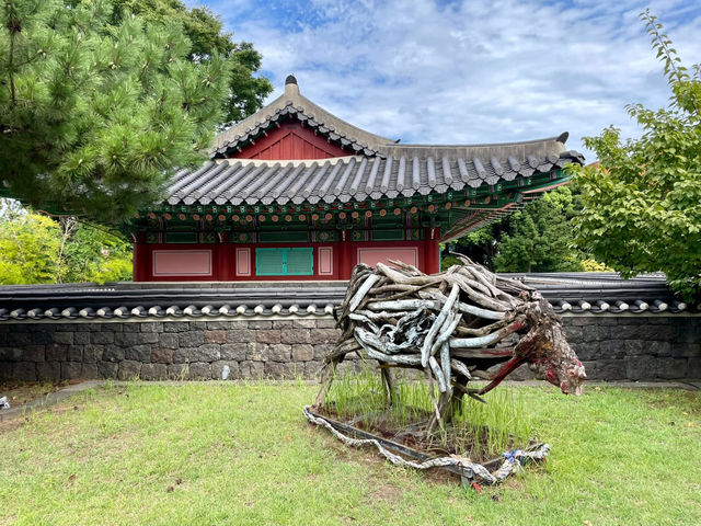 Serenity in the City: Gwandeokjeong’s Quiet Magic