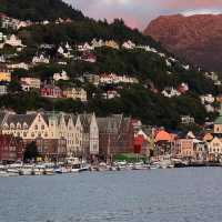 Bergen : Gateway to the Fjords