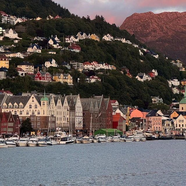Bergen : Gateway to the Fjords