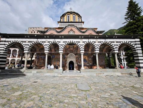 Kiệt tác Chính thống giáo đầy màu sắc #RilaMonastery - Tỉnh Kyustendil, Bulgaria