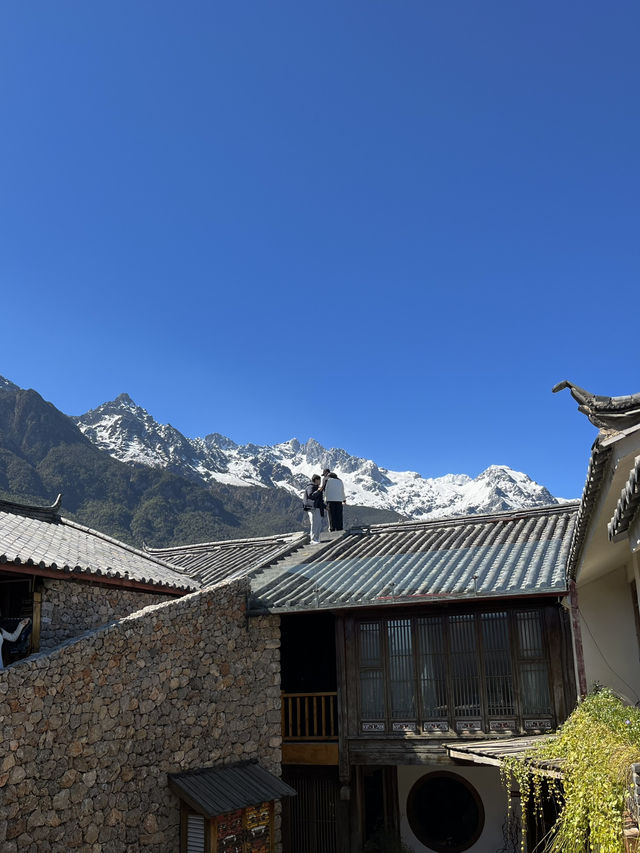 Yuhu Village : Stone Houses & Snow Mountain