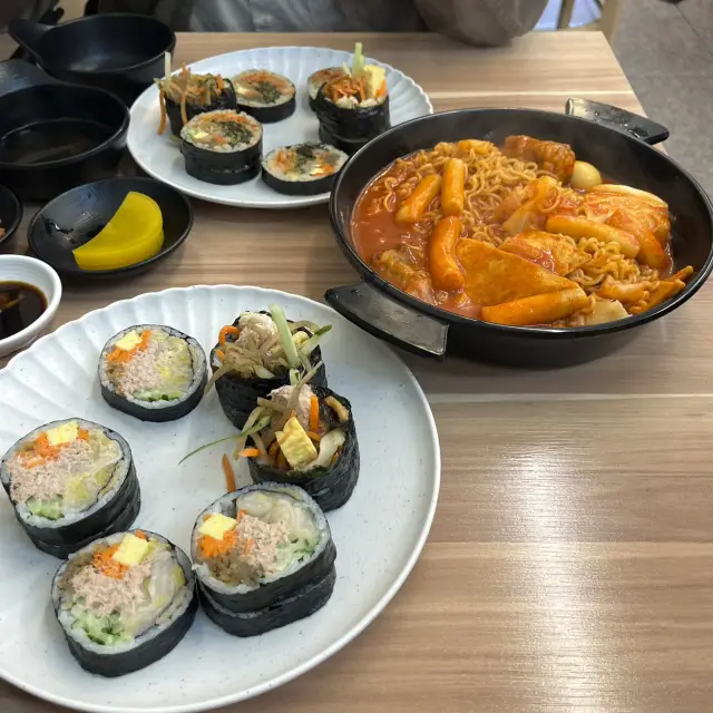 A famous gimbap restaurant that even supplies to the Blue House