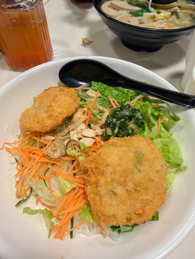 銅鑼灣美食|湯粉清爽、蝦餅撈檬超合胃口! 銅鑼灣美食|湯粉清爽、蝦餅撈檬超合胃口!