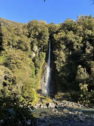 Thunder Creek Falls - 短途步行即可到達