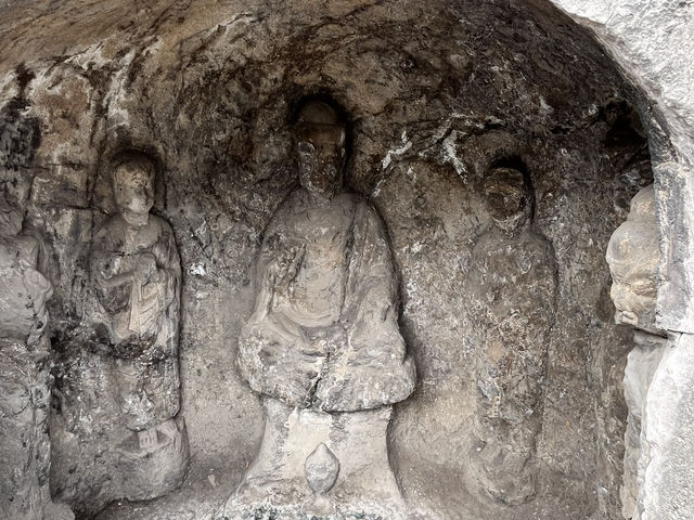 🚆 Longmen Grottoes — The No-Walk, Easy-Access Guide