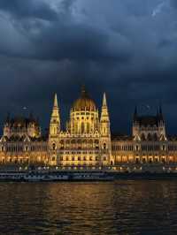 BUDAPEST NIGHTSCAPE, HUNGARY – THE CITY OF GOLDEN LIGHTS