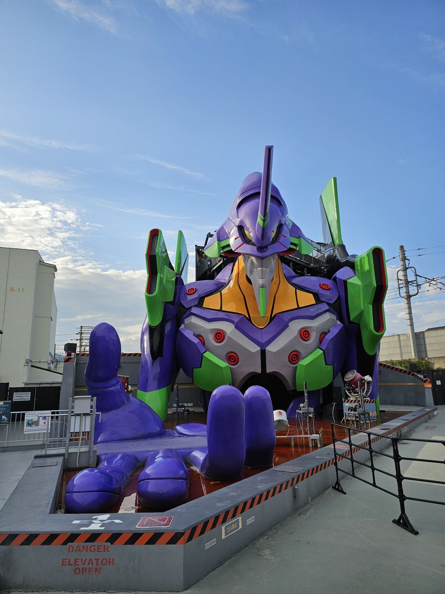 TOEI Kyoto Studio Park is the only film and television theme park in Japan where you can step right onto the set of period dramas! The streets of the Edo period are instantly brought to life. Recently, they've added a massive Evangelion base, plus a Halloween-exclusive autumn "Hyakki Yagyo" (Night Parade of One Hundred Demons) yokai festival. Whether you're into anime, cosplay, or dark fantasy, this is definitely a must-visit spot in Kyoto 🤩.

🎬 Must-Do Highlights & Limited Event Recommendations
Evangelion Kyoto Base: Tailor-made for hardcore anime fans! The park features a life-size (15-meter tall) bust of EVA Unit-01—it's incredibly massive and badass 👍. You can snap a photo right from the palm of its hand and even challenge yourself to climb into the Entry Plug cockpit to test your sync rate! There are also regular live shows with smoke and epic sound effects for an ultra-immersive experience. It's guaranteed to rake in the likes on IG!

Halloween-Exclusive "Hyakki Yagyo": During early autumn (mid-September to late November), the park transforms into a grand gathering of Japanese demons. On select weekend evenings and nights, the old Edo streets are taken over by incredibly detailed yokai like kappa, tengu, and bakeneko. Once the lanterns light up and the eerie music kicks in, traditional Western Halloween flips into an authentic, spooky Japanese magical thriller. The vibes are immaculate—definitely the prime time for check-in photos!

🕒 Hours & Admission
· Weekdays 09:00 - 17:00  
· During the autumn Hyakki Yagyo event, hours extend to 20:00 on weekends and national holidays  

💸 Tickets
· Adults: ¥2,800  
· Junior High / High School Students: ¥1,400  
· Children (ages 3 and up): ¥1,200  
· Viewing the outside of the Evangelion base is free, but if you want to hop in the cockpit, we highly recommend booking a special combo ticket online in advance!

🚇 Detailed Transportation Routes!
· Address: Uzumasa Nishihachiokacho, Ukyo Ward, Kyoto, 616-8163, Japan
· JR Train: Take the Sagano Line (Sanin Main Line) from JR Kyoto Station to "Hanazono Station," then walk 13 minutes
· Randen (Keifuku Electric Railroad): If you're on the Arashiyama route, get off at "Uzumasa-Koryuji Station" and walk for 5 minutes
· Subway: Take the Tozai Line to "Uzumasa Tenjingawa Station," which is about a 12-minute walk

💡 Pro Tips for Maximizing the Fun
· For the Hyakki Yagyo, go on a weekend or event holiday. Enter around 3:00 PM to explore the themed areas, then catch the evening illuminations and parade at dusk for guaranteed stunning shots
· The Edo streets get pretty dark at night, so make sure your phone's night mode and stabilization gear are ready to go. The yokai parade is constantly on the move, so don't forget to use burst mode!

You get to experience retro Edo, ultra-modern anime, and supernatural yokai all in one go! Be sure to lock in your dates and add this to your Kyoto itinerary~