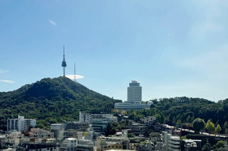 명동역 옆이라 접근성 최고! voco 서울 명동, 인생샷 부르는 디자인 호텔 & 남산타워 뷰 맛집