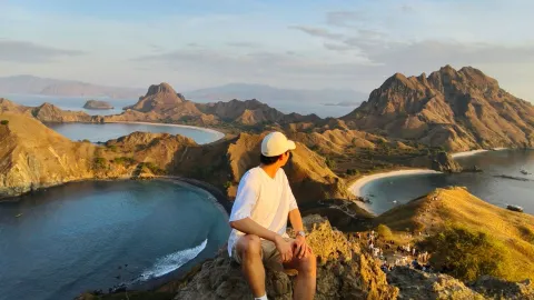 FLORES - The Hidden Gem Bukit Padar, Indonesia — traveler post in Komodo