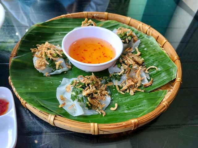 Scumptious Vietnamese Cuisine at Pho Xua Riverside