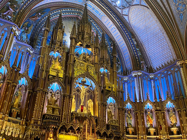 Notre-Dame Basilica in Montreal 🇨🇦