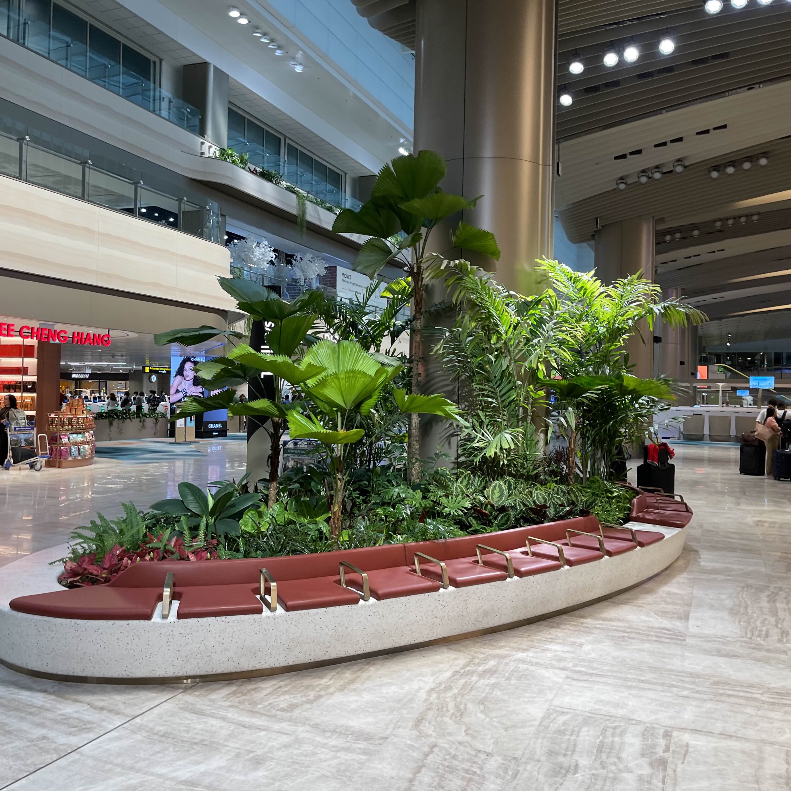 JCDecaux   Were excited to share our newly launched grand icon at Singapore  Changi Airport T3  The Digital Gateway This enhancement also allows for  realtime dynamic content and superior 3D