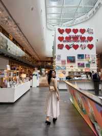 The most picturesque bookstore in BKK 🙌😎