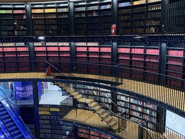 🇬🇧 Library of Birmingham 