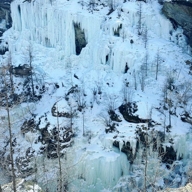 Ice Water Falls 