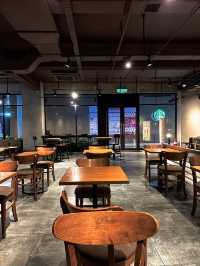 Peaceful Cafe to Work and Study