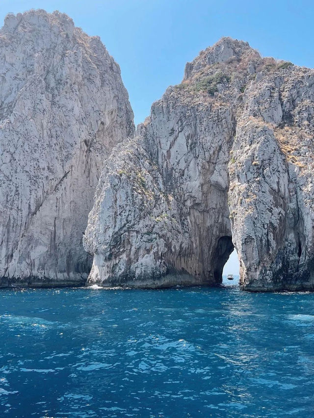 카프리 섬 방문은 마법같고 잊을 수 없는 경험이었습니다! 🏝️🌊