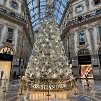  Sparkle, Style, and Festive Magic Under the Duomo 🎄✨🛍️