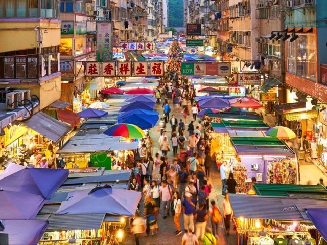 Hong Kong Island: A Vibrant Metropolis!