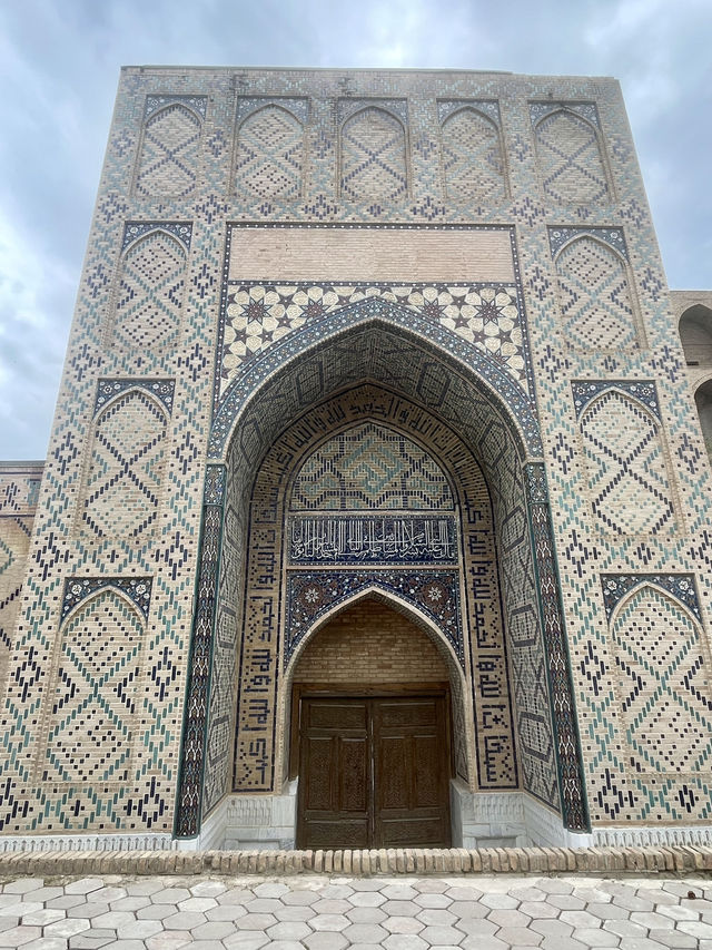 The Bibi-Khanym Mosque