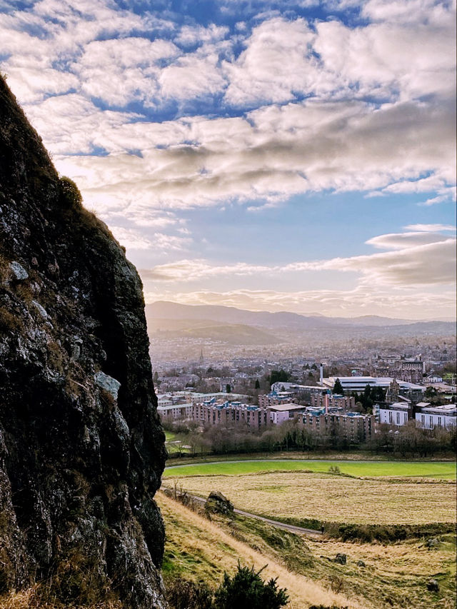 🎒🏰 Backpacker’s Guide to Edinburgh: Castles, Cobblestones & Cheap Thrills