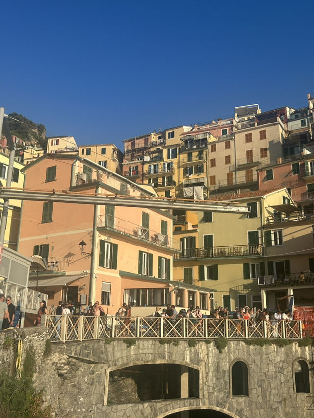 Manarola – Where Colors Meet the Sea
