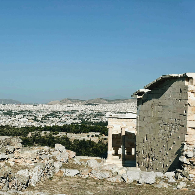 Greece on a Budget: Sun, History & Hidden Gems Greece on a Budget: Sun, History & Hidden Gems