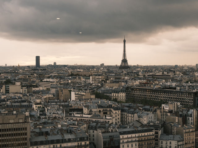 From Thames to Seine River From Thames to Seine River