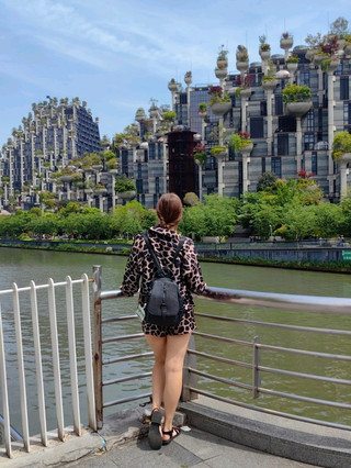 Day 11. Shanghai: The Aquarium and "1000 Trees" Park