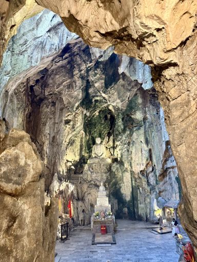 ダナンにある大理石の山々 | Trip.com ダナン