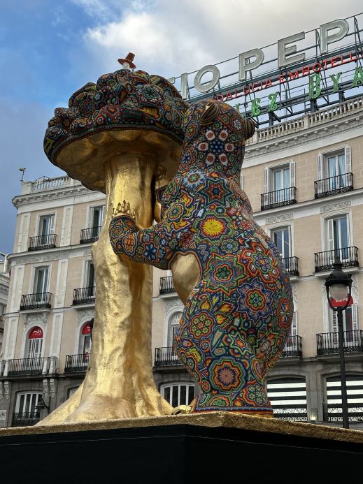 クマとイチゴノキの像 Madrid Bear&Strawberry Tree 美術品・アンティーク・コレクション クマとイチゴノキの像 Madrid