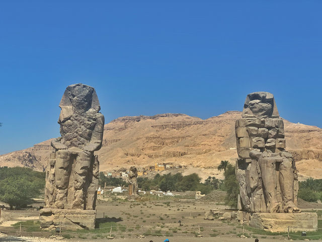【Travel around the 🌍 world】Egypt🇪🇬. The Colossi of Memnon.