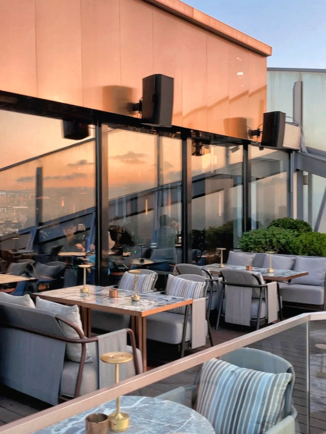 This Hotel Has an Iconic Rooftop Bar ✨