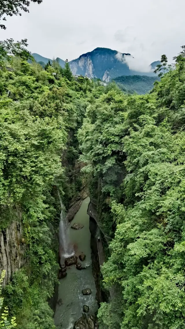 雲龍地縫-恩施大峽谷