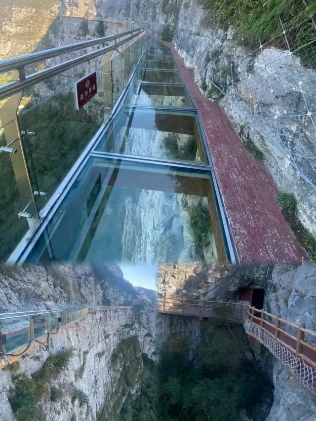 허난 청천하｜배는 푸른 파도 위에, 사람은 그림 속에서 수영한다