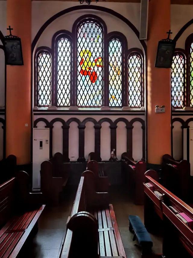 A tranquil place in the bustling city of Chengdu~ The century-old Ping'an Bridge Catholic Church