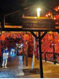 出來旅遊當然要逛逛當地夜市｜雲南官渡古鎮