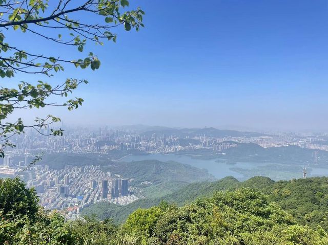 怎麼能不去看看深圳最高的山呢？