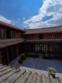 雪山觀景中式美學庭院｜麗江簡法客棧