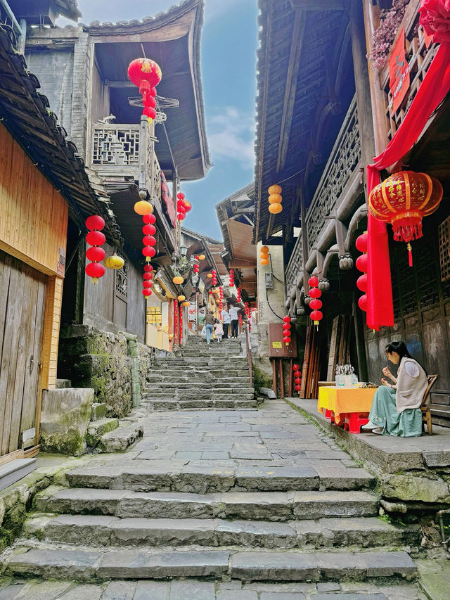 湖南湘西芙蓉鎮｜掛在瀑布上的千年古鎮